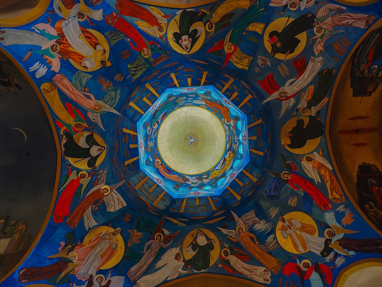 Los colores de la cúpula de la basílica de Santa Rita en Cascia