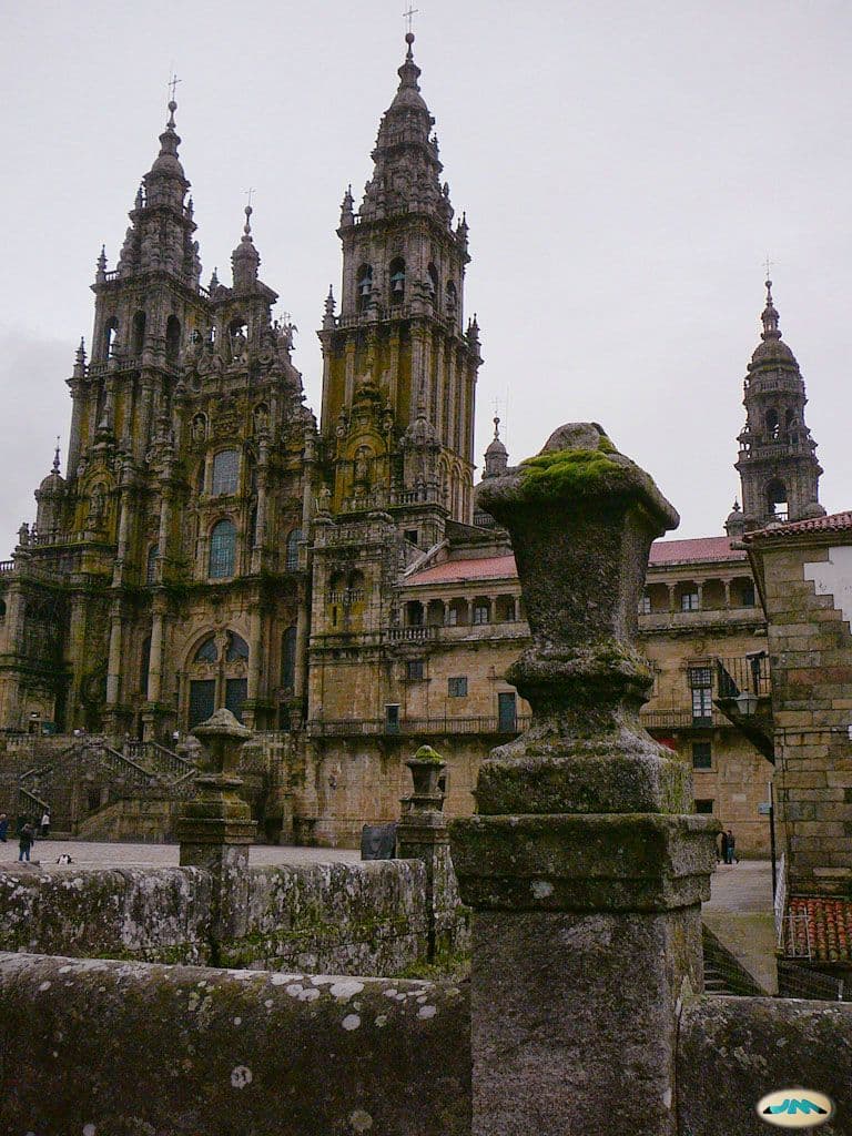 Barockfassade des Obradoiro der Kathedrale von Santiago de Compostela