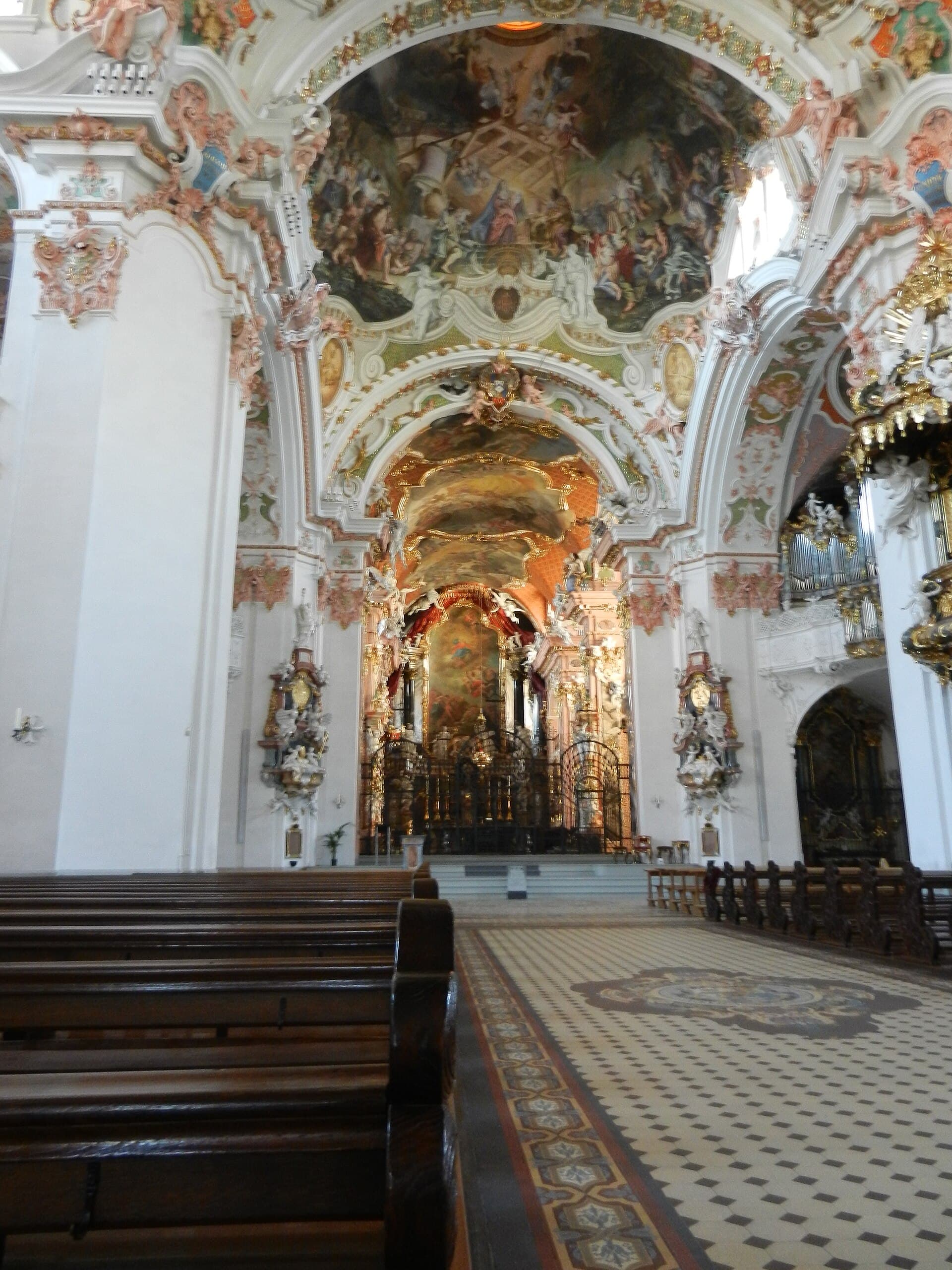 La navata della chiesa abbaziale di Einsiedeln