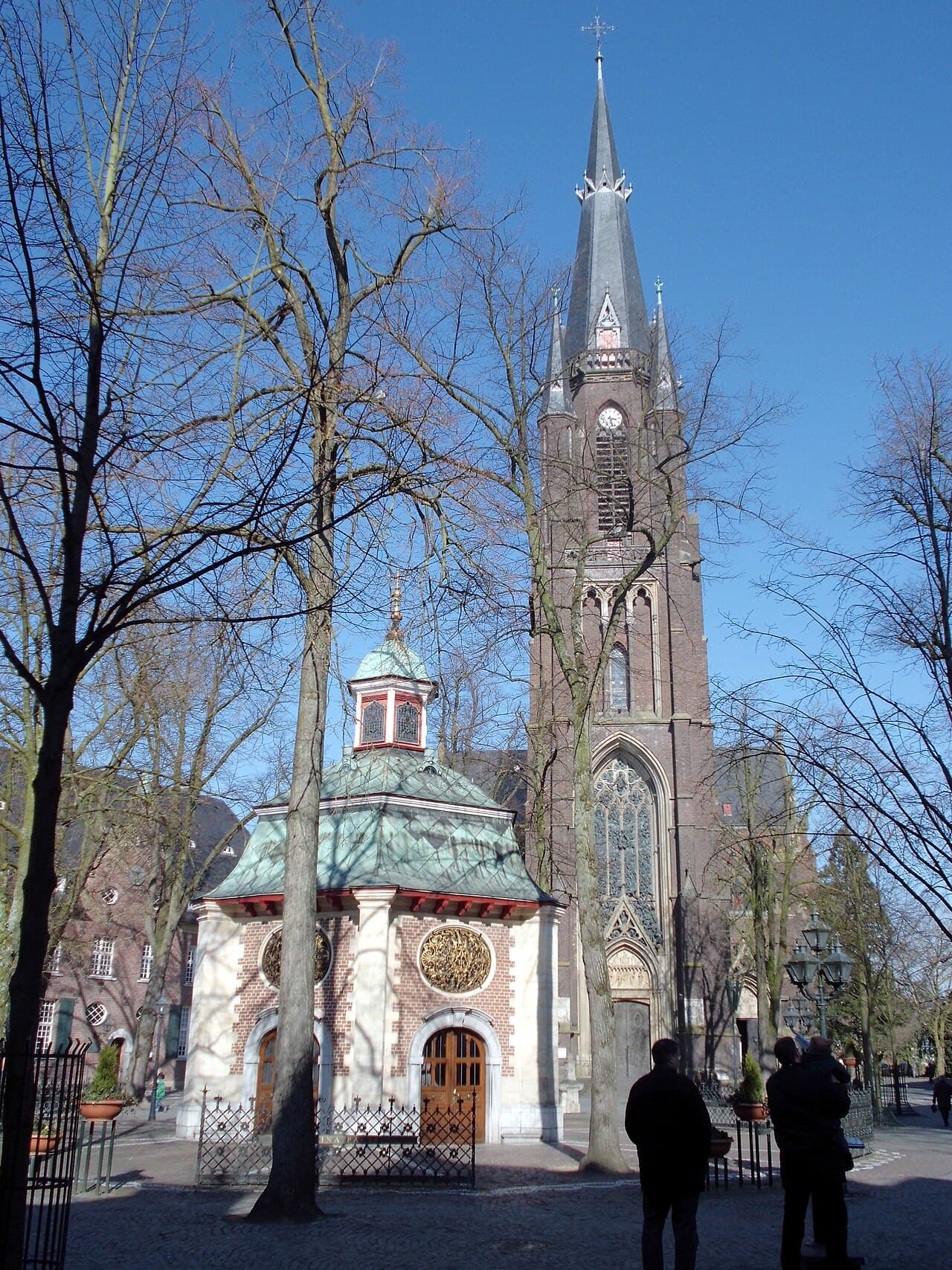 Marienbasilika and Gnadenkapelle on the Kapellenplatz in Kevelaer