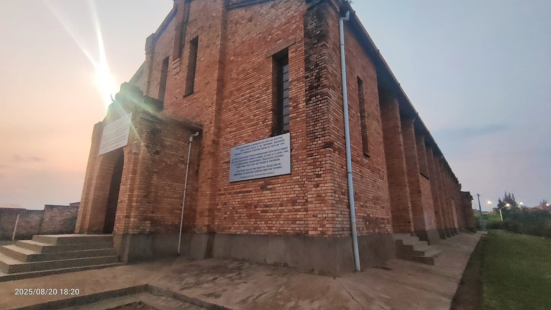 La chiesa parrocchiale di Kibeho, luogo del massacro dell’aprile 1994 e oggi memoriale del genocidio