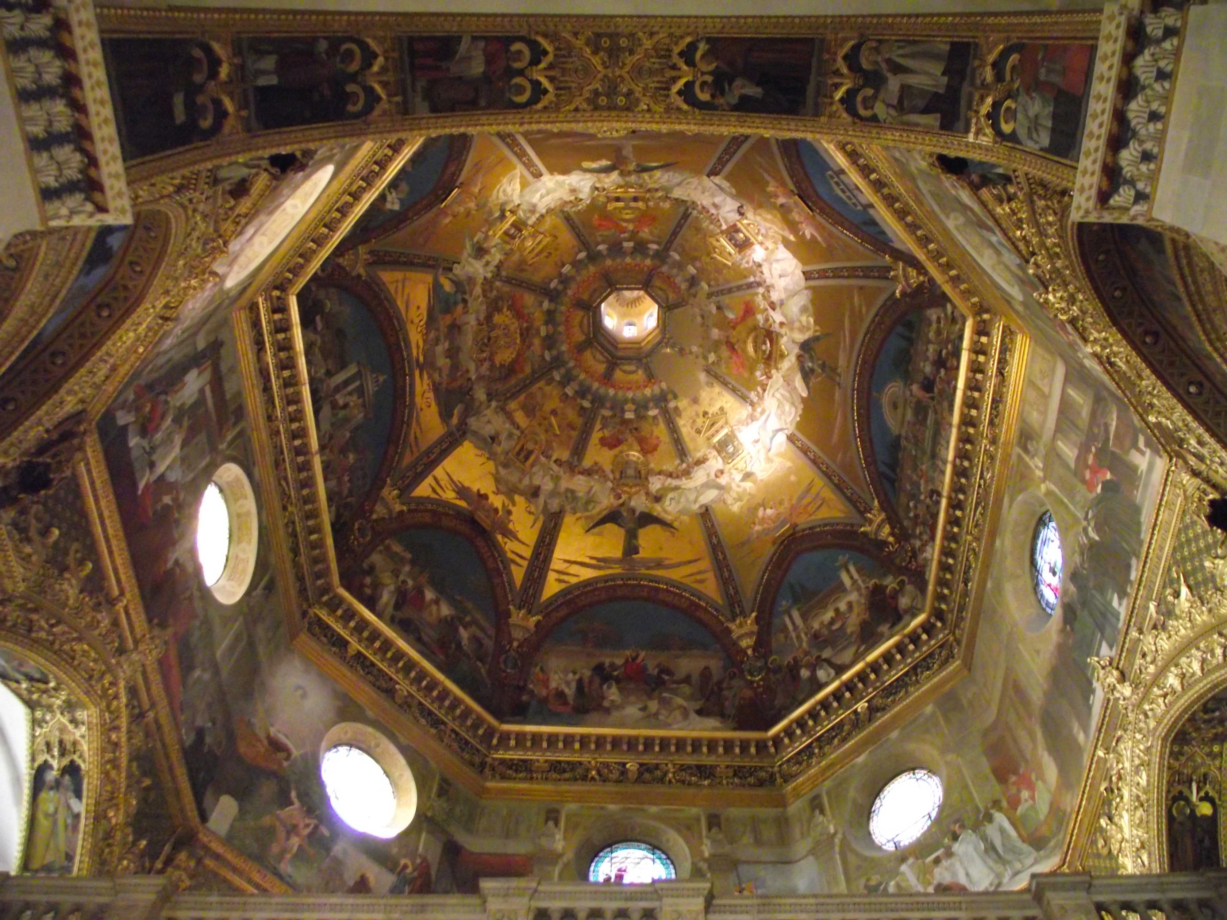 Wystrój wnętrza kopuły w Loreto namalowany przez Cesare Maccariego