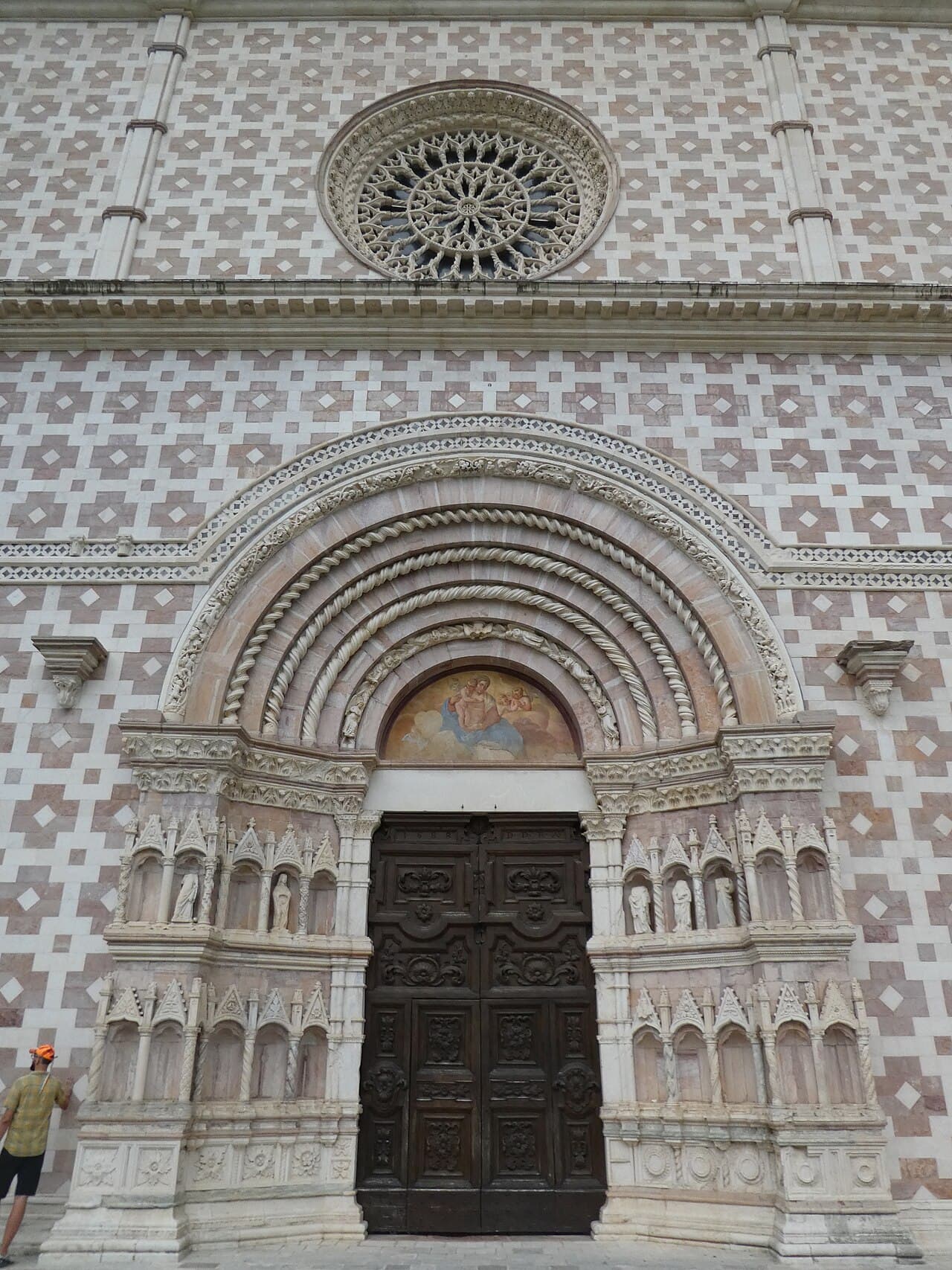 Fasada Santa Maria di Collemaggio w L'Aquili