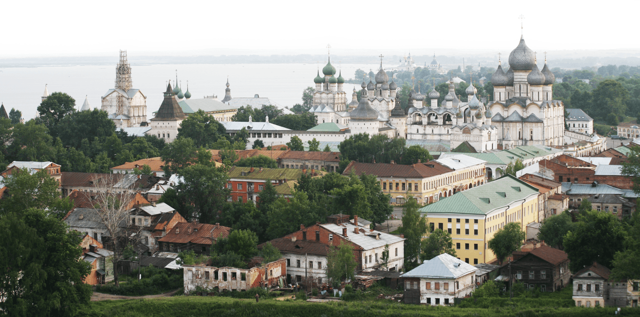 Vue de Rostov Veliki, ville natale de la famille de saint Serge