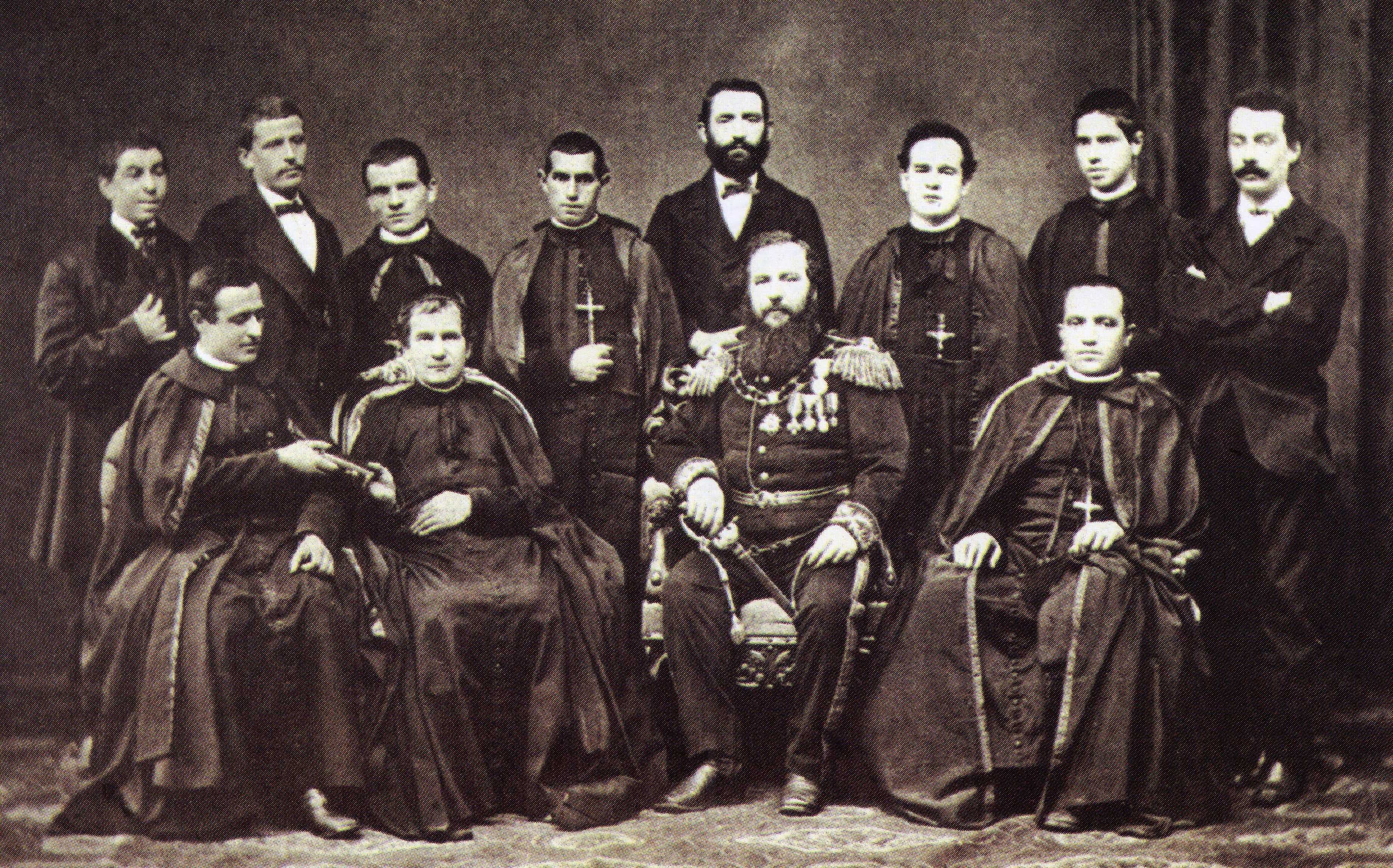 Святой Иоанн Боско, сфотографированный в 1875 году с Джованни Кальеро и Джованни Баттистой Гадзоло.
